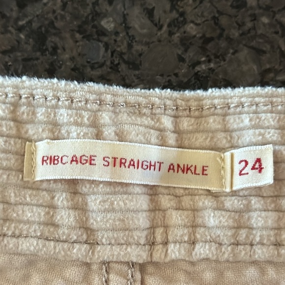 Levi’s Cream Corduroy Ribcage Straight Ankle Jeans - Picture 9 of 11